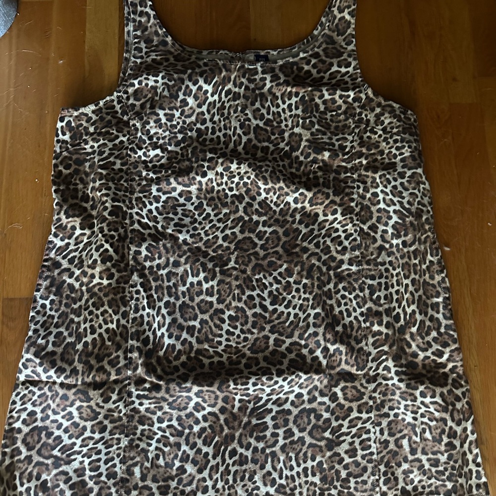 Leopard Print Sleeveless Top